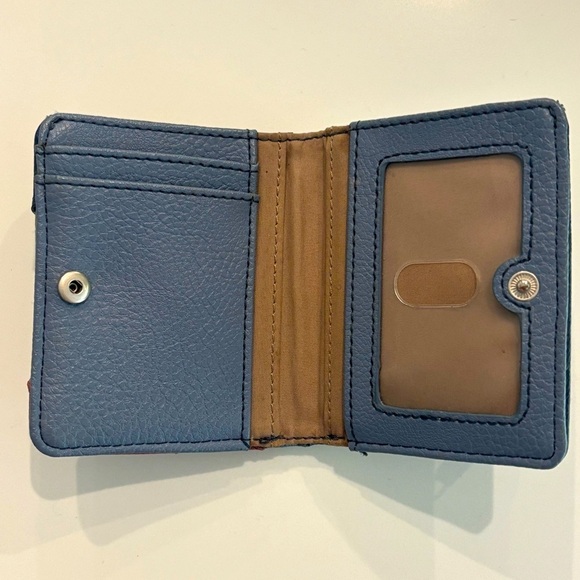 RELIC Takeaway Flap Hearts Bifold Leather Wallet Blue Red - Picture 3 of 4